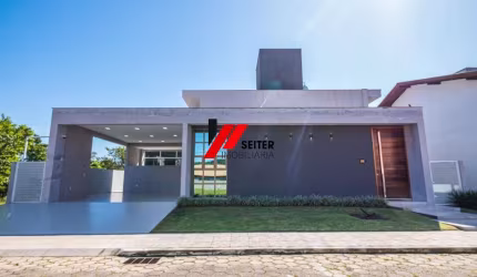 Casa com 4 suítes à venda em condomínio fechado em Florianópolis