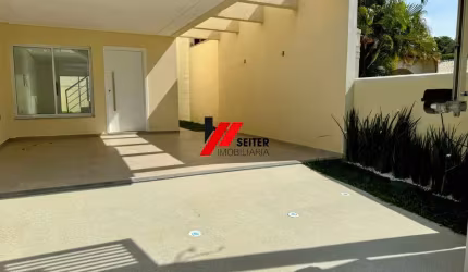 Linda casa Duplex de 2 quartos a venda nos Ingleses possui 133m2