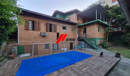 Casa com 6 dormitorios a venda de  350 metros a venda Joao Paulo Folrianopolis com terreno com 723