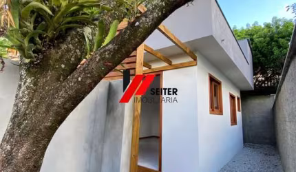 Casa de 01 dormitório a venda no porto da lagoa
