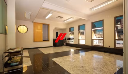 Prédio Comercial e Residencial à venda em Florianópolis