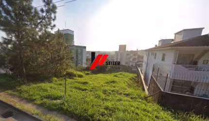 Terreno à venda no bairro Forquilhas em São José