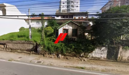 Terreno à venda no bairro Agronômica em Florianópolis