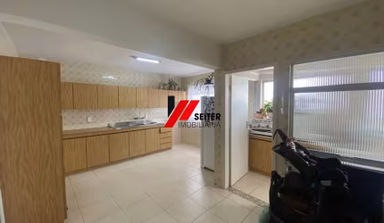Apartamento com 3 dormitórios à venda no centro de Florianópolis