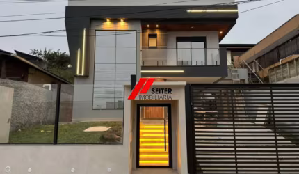 Casa de 3 dormitórios à venda no bairro Estreito em Florianópolis