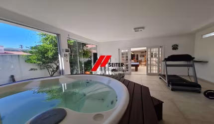 Casa de 3 suites para locação no corrego grande Florianopolis