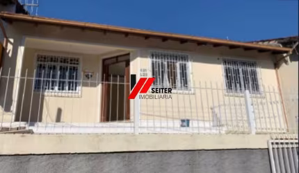 Casa com 3 Quartos Suíte e Edícula à Venda em Terreno de 200m2
