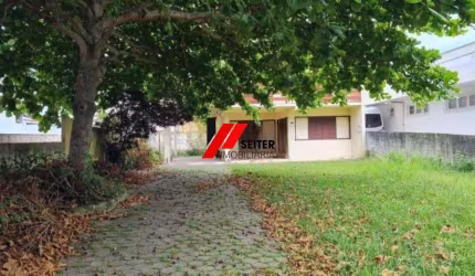 Casa Comercial de 4 Quartos à Venda em Ingleses do Rio Vermelho, Florianópolis-SC. 182m²