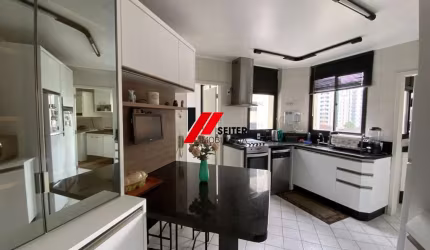 Apartamento Mobiliado de 3 Quartos e 2 vagas para alugar no Centro de Florianópolis