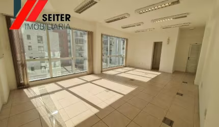 conjunto de salas comerciais para locação centro florianopolis