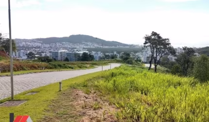Terreno a venda no bairro Itacorubi com localização previlegiada