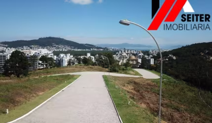 Terreno a venda no bairro Itacorubi com localização previlegiada