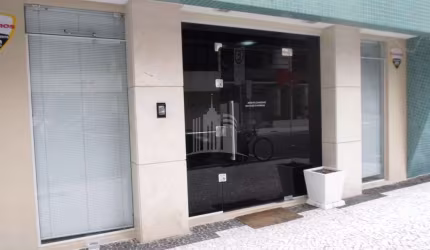 Sala comercial a venda no centro de Balneário Camboriú
