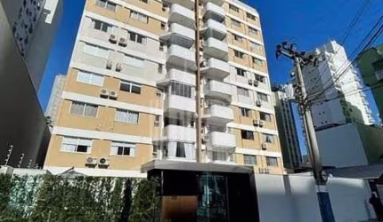 Cobertura plana em Fase de Mobília e Decoração