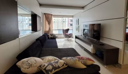 Apartamento com 3 dormitórios sendo 2 suites, semimobiliado no Centro de Balneário Camboriú