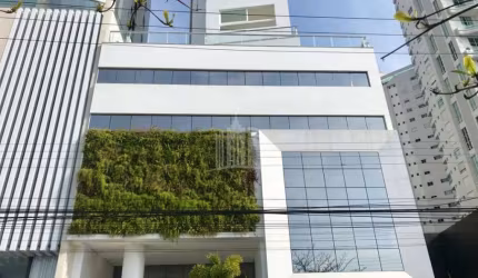 Cobertura Tríplex Frente para o Mar na Barra Sul de Balneário Camboriú