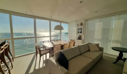 Apartamento frente Mar com 3 suítes e 4 vagas de garagem na Barra Sul em Balneário Camboriú