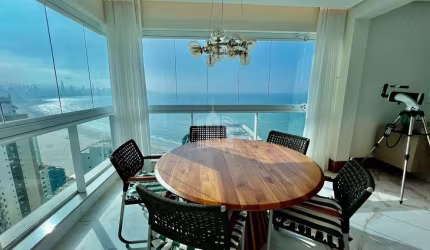 Apartamento Quadra Mar com 3 suítes e 3 vagas de garagem na Barra Sul em Balneário Camboriú