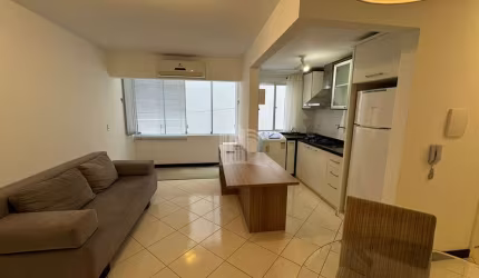 Apartamento na Barra Sul para locação Anual