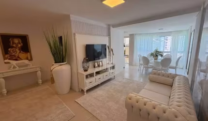 Apartamento com 3 dormitórios sendo 1 suíte e 2 vagas de garagem no Pioneiros de Balneário Camboriú