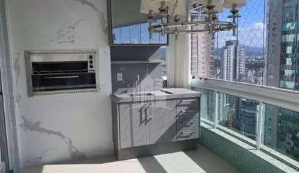Apartamento Ed Alexandria da Embraed, andar alto! Com 3 suítes e 2 vagas no Centro de Balneário Camboriú