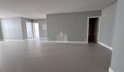 Apartamento com 03 suítes à venda na Praia Brava