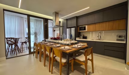Apartamento com 03 suítes à venda na Praia Brava