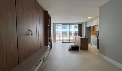 Apartamento com 03 suítes à venda na Praia Brava