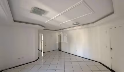 Apartamento com 3 dormitórios sendo 1 suíte e 1 vaga de garagem em Balneário Camboriú
