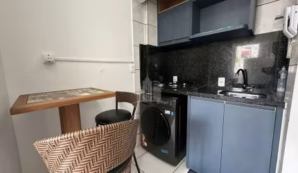 Apartamento mobiliado com 1 quarto e 1 vaga de garagem no Centro Balneário Camboriú