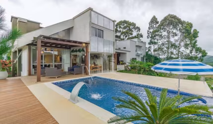 Casa na montanha a poucos minutos do Mar