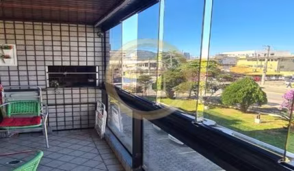 Apartamento de 03 dormitórios frente rua em localização privilegiada da Praia dos Ingleses