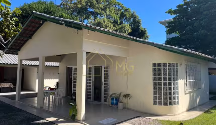 Casa 4 Dormitórios na Praia dos Ingleses
