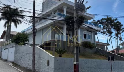 Casa alto padrão com vista panorâmica do mar na praia do santinho