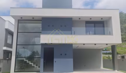 Casa Alto Padrão 02 pavimentos, 04 suítes, ampla sala estar, sala jantar em condomínio Jardim Ingleses