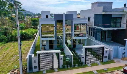 Casa duplex moderna em loteamento residencial