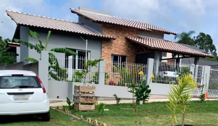 Casa com 3 dormitórios em Florianópolis