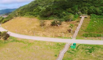 Terreno Plano e Pronto para Construir em condomínio fechado alto padrão na praia dos Ingleses Florianópolis