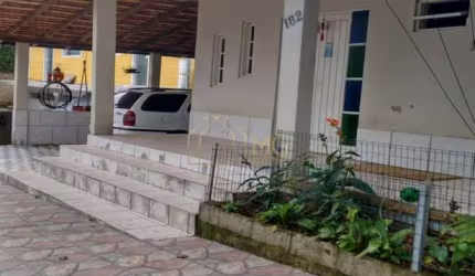 Casa de 4 dormitórios e suíte no Muquén.