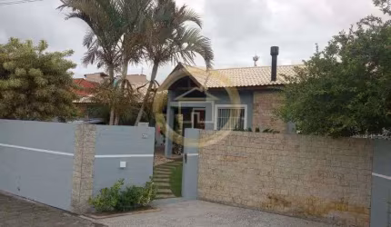 Casa Térrea 03 dormitórios em amplo terreno com jardim, Vargem Grande, Florianópolis, SC