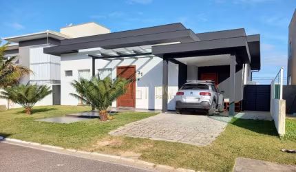 Casa Térrea 04 quartos, 01 suíte, 02 demisuítes , condominio fechado, Ingleses Florianópolis, SC
