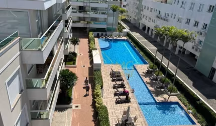 Apartamento com 02 dormitórios em condomínio a apenas 50 metros do mar
