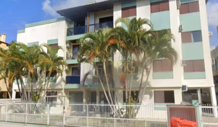 Apartamento com 2 dormitórios próximo ao mar