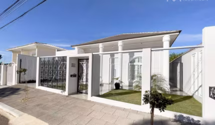 Casa com 3 dormitórios à venda, 290 m² por R$ 2.300.000,00 - Maria Luiza - Cascavel/PR