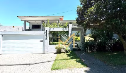 Casa com 1 Suíte+3 Quartos - 192 m² por R$ 1.800.000 - Bairro Maria Luiza - Cascavel/PR