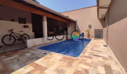 Ótima casa residencial no Jardim Arangá