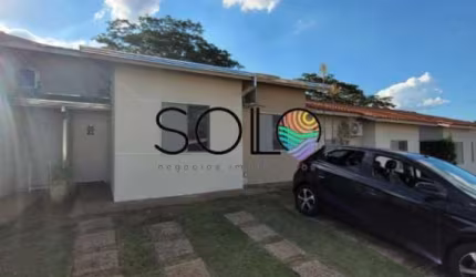 Casa condomínio no Villagio do Sol