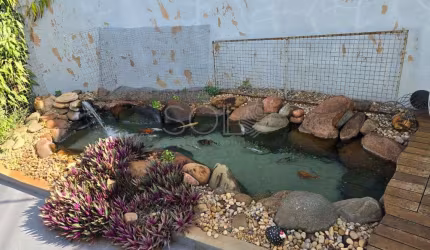 Linda casa com piscina no Cidade Jardim
