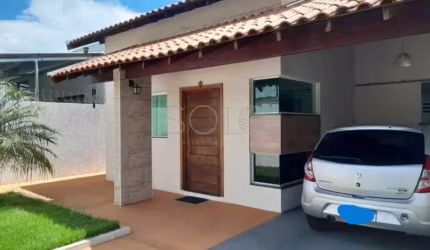 BELISSIMA CASA DE 02 DORMITÓRIOS