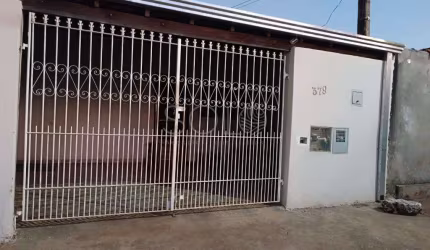 CASA COM EDÍCULA ,SEPARADO AGUA E LUZ RUA TRANQUILA.